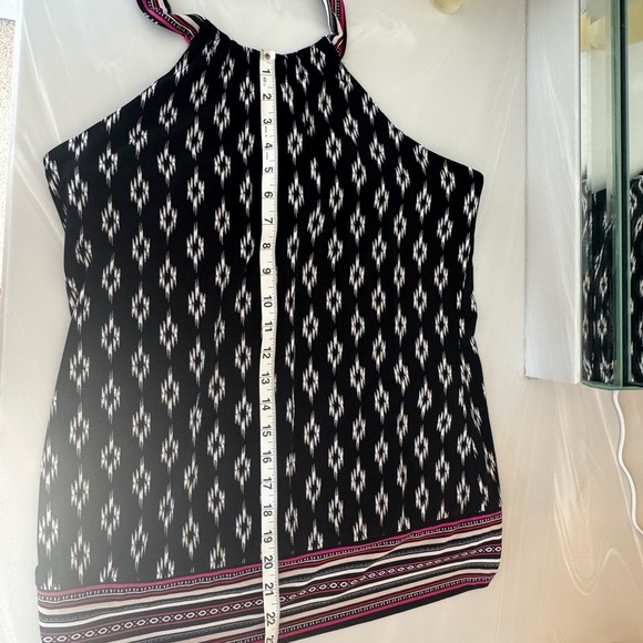 White House Black Market Black and White Patterned Blouse -Large - Picture 7 of 8